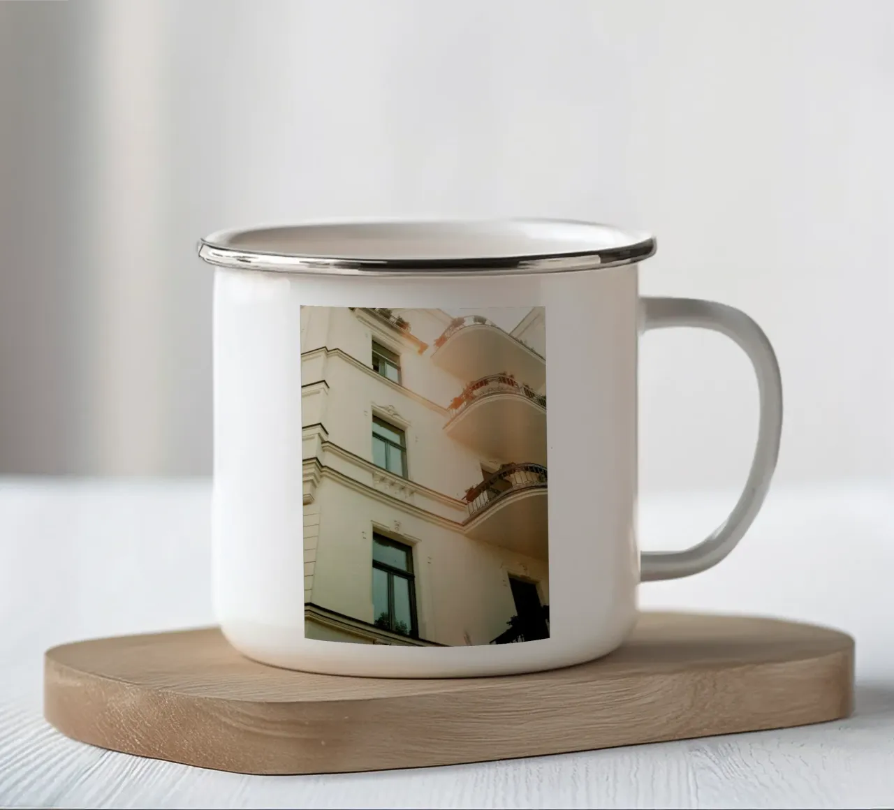 Analog Series Flares On Architecture tazza in smalto da Sebastian Hilgetag