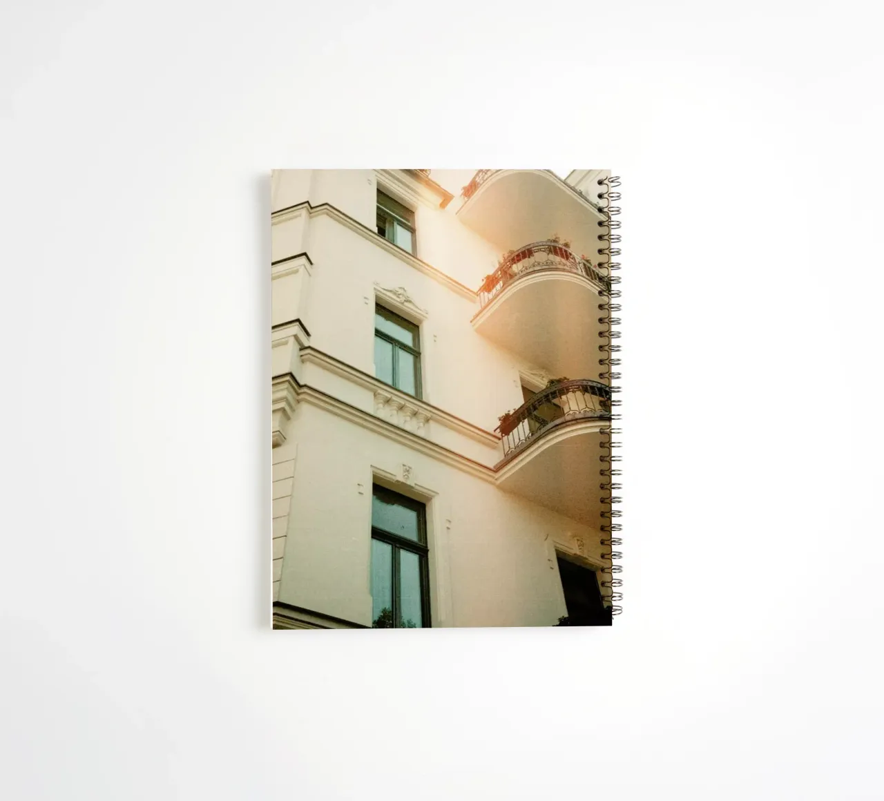 Analog Series Flares On Architecture diario ad anelli da Sebastian Hilgetag