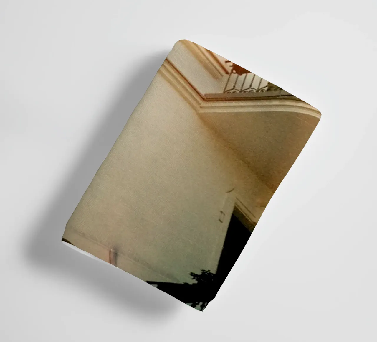 Analog Series Flares On Architecture Handtuch von Sebastian Hilgetag
