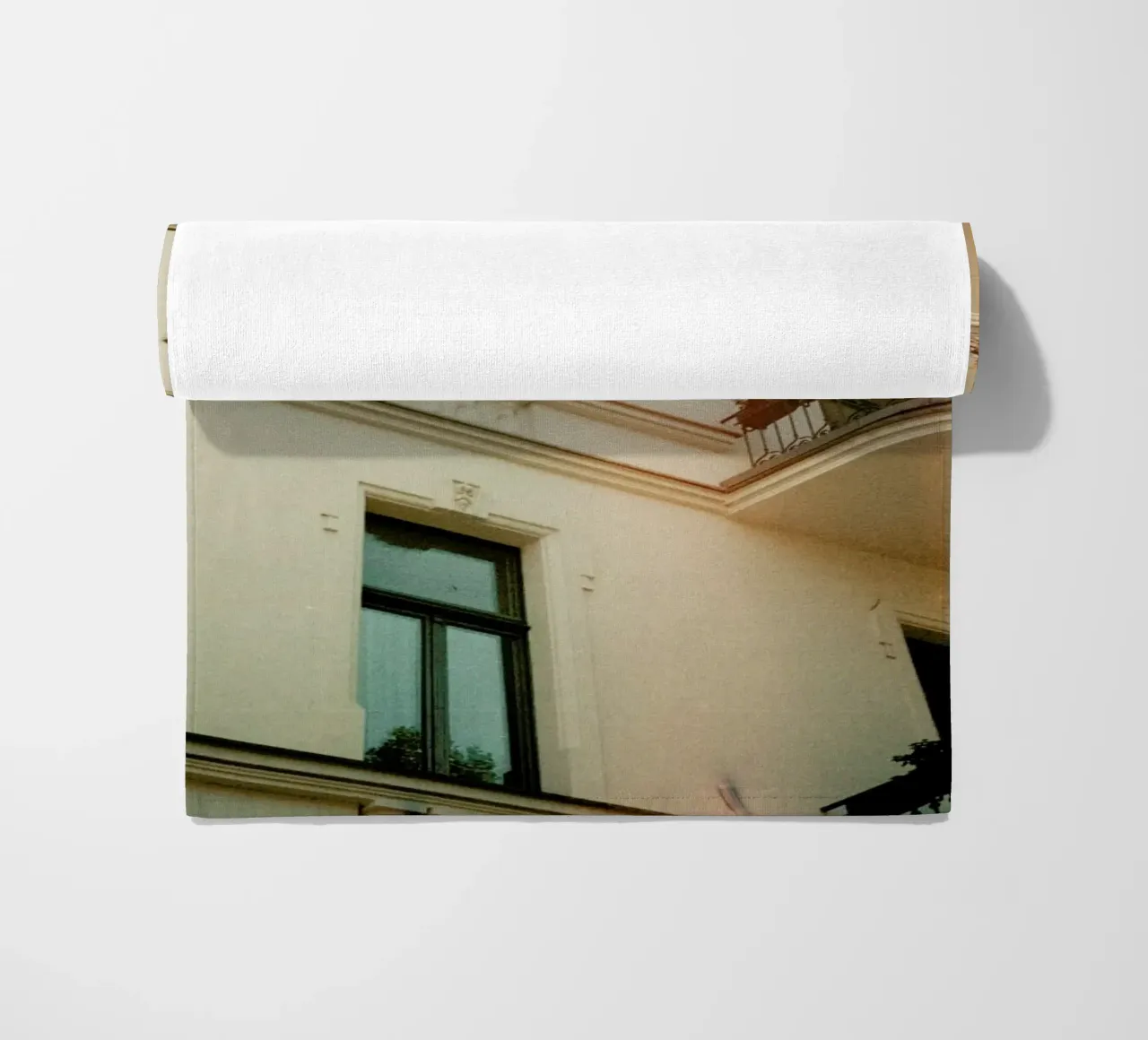 Analog Series Flares On Architecture serviette de plage de Sebastian Hilgetag