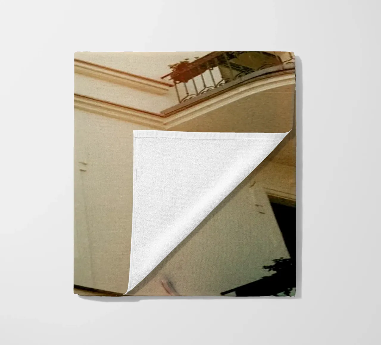 Analog Series Flares On Architecture serviette de plage de Sebastian Hilgetag