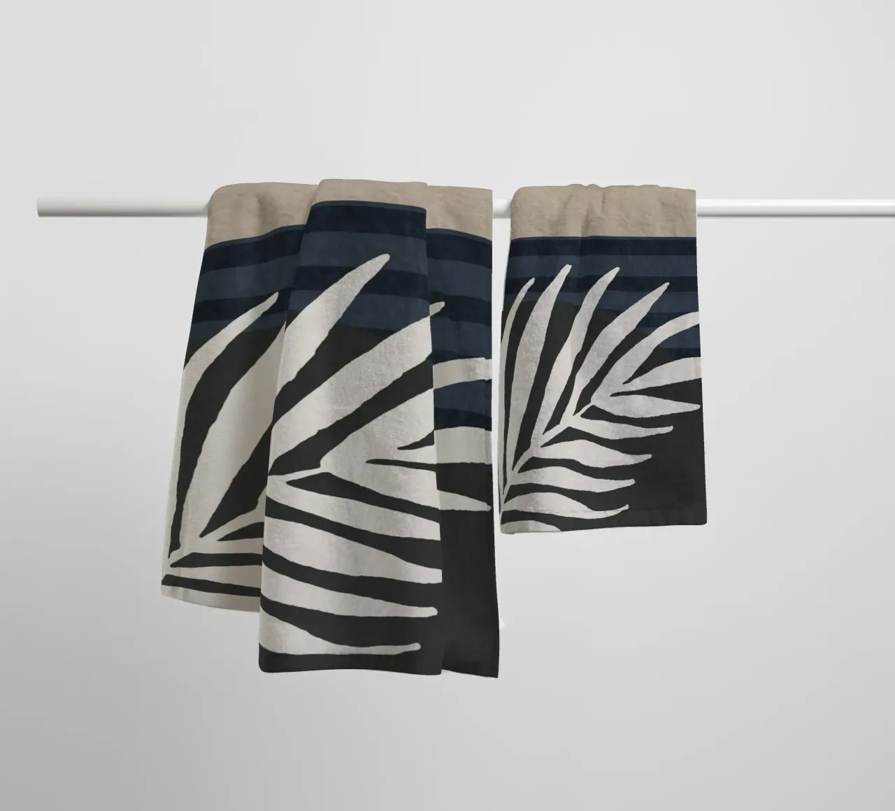 organic geometric abstract with white leaf asciugamano da bagno da vintageshop