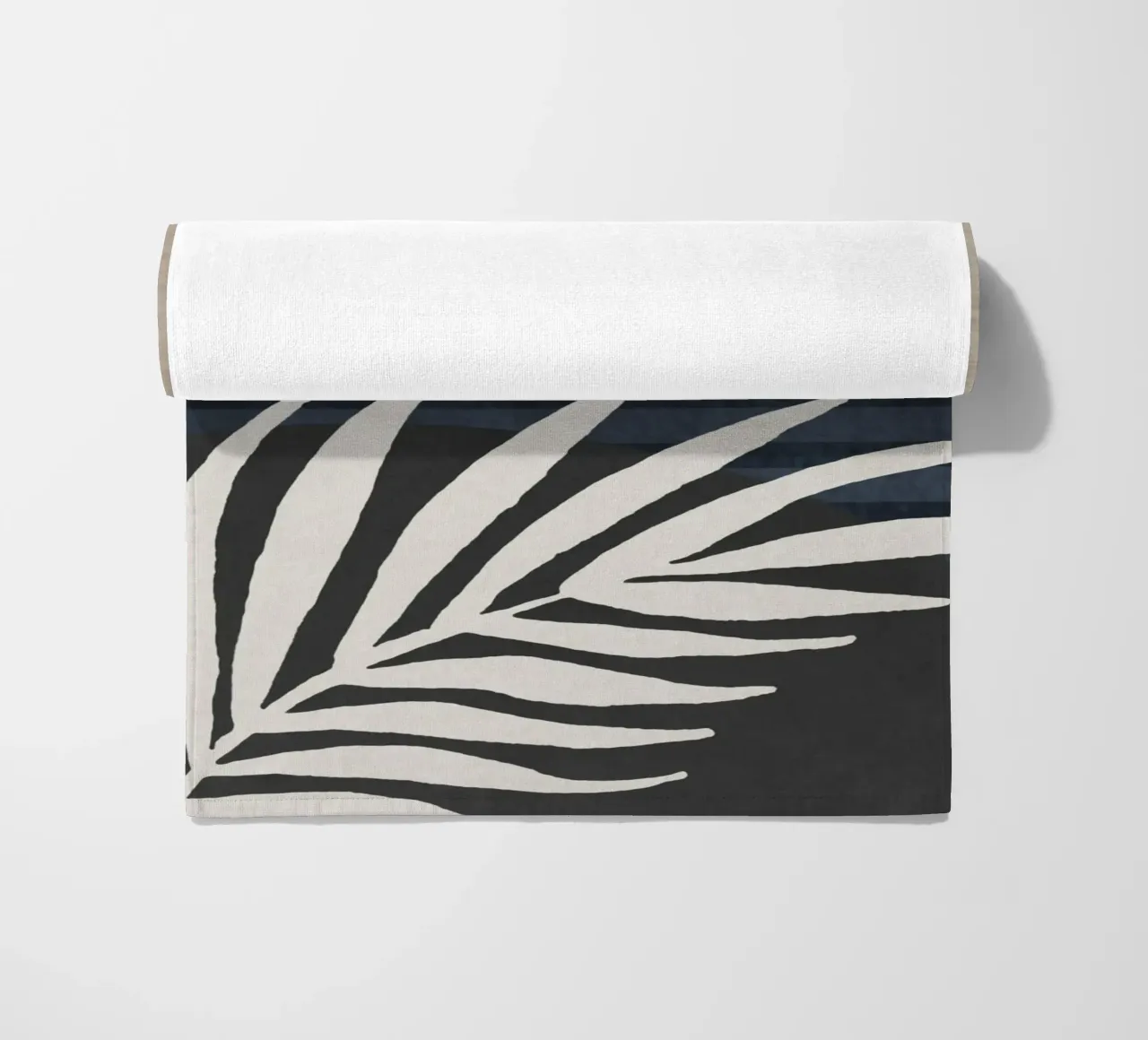 organic geometric abstract with white leaf telo mare da vintageshop