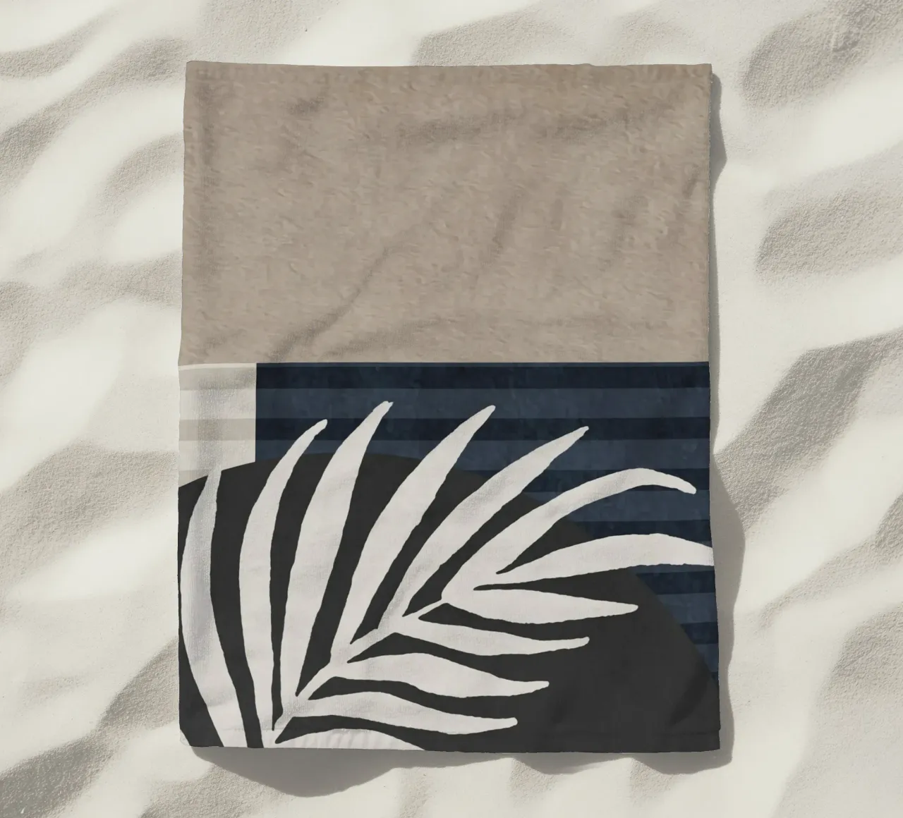 organic geometric abstract with white leaf telo mare da vintageshop