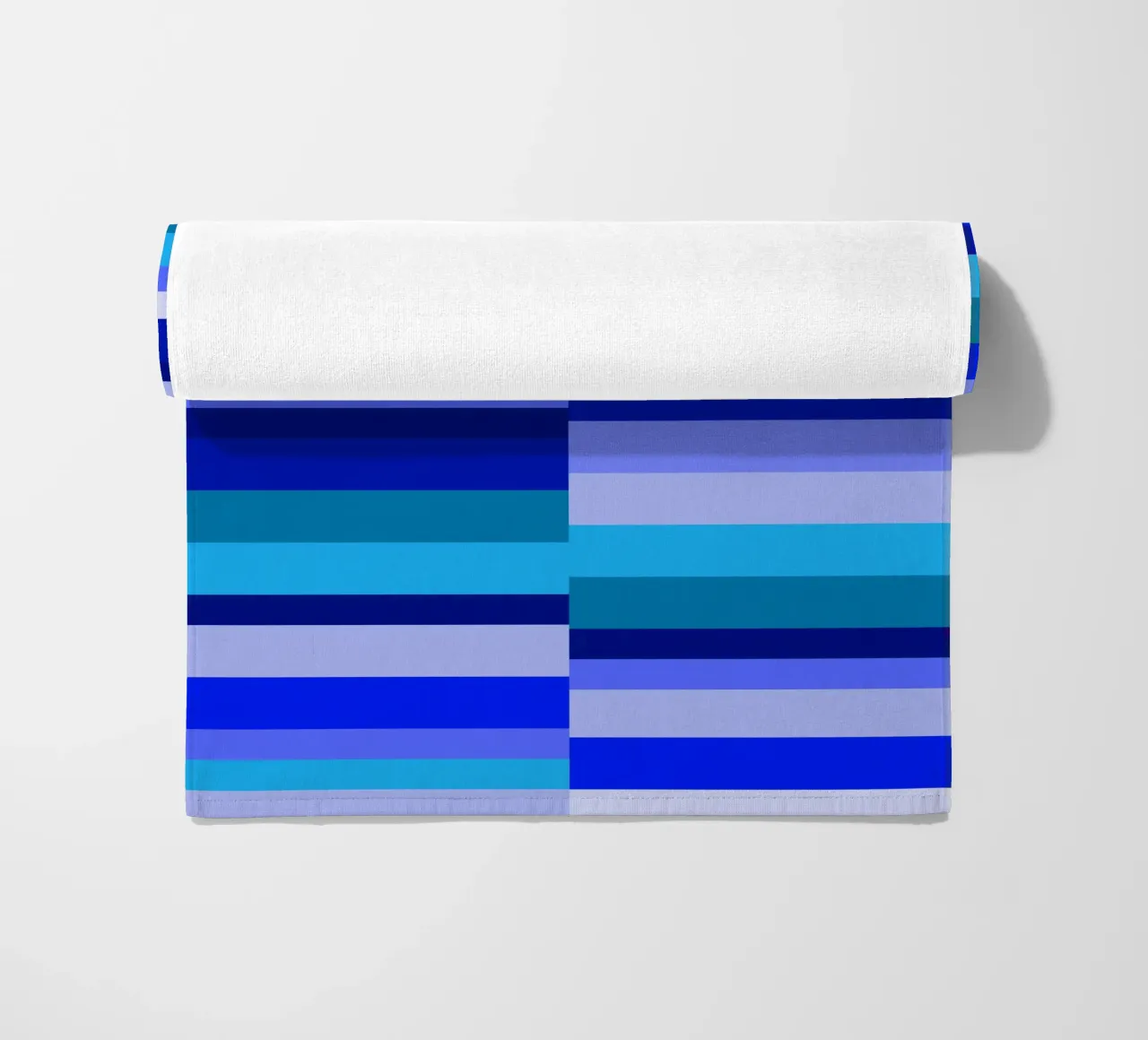 Strisce nei toni del blu, forme geometriche, stampa moderna telo mare da Lilou Art