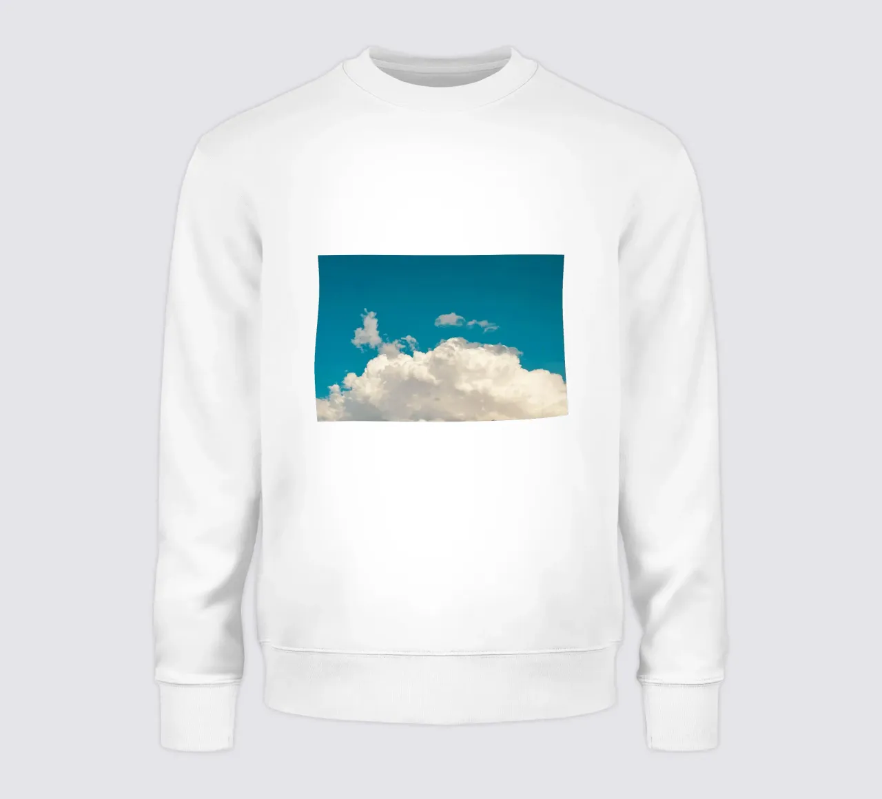 Cielo azul de verano sudadera de KISSA STUDIO