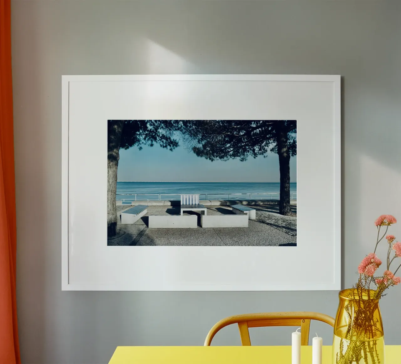 Vacanze estive poster con telaio in legno da KISSA STUDIO