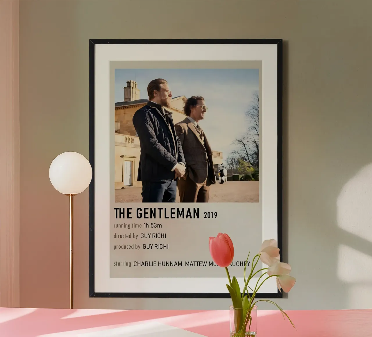 THE GENTLEMAN 2019 poster con telaio in legno da MVFminimalist