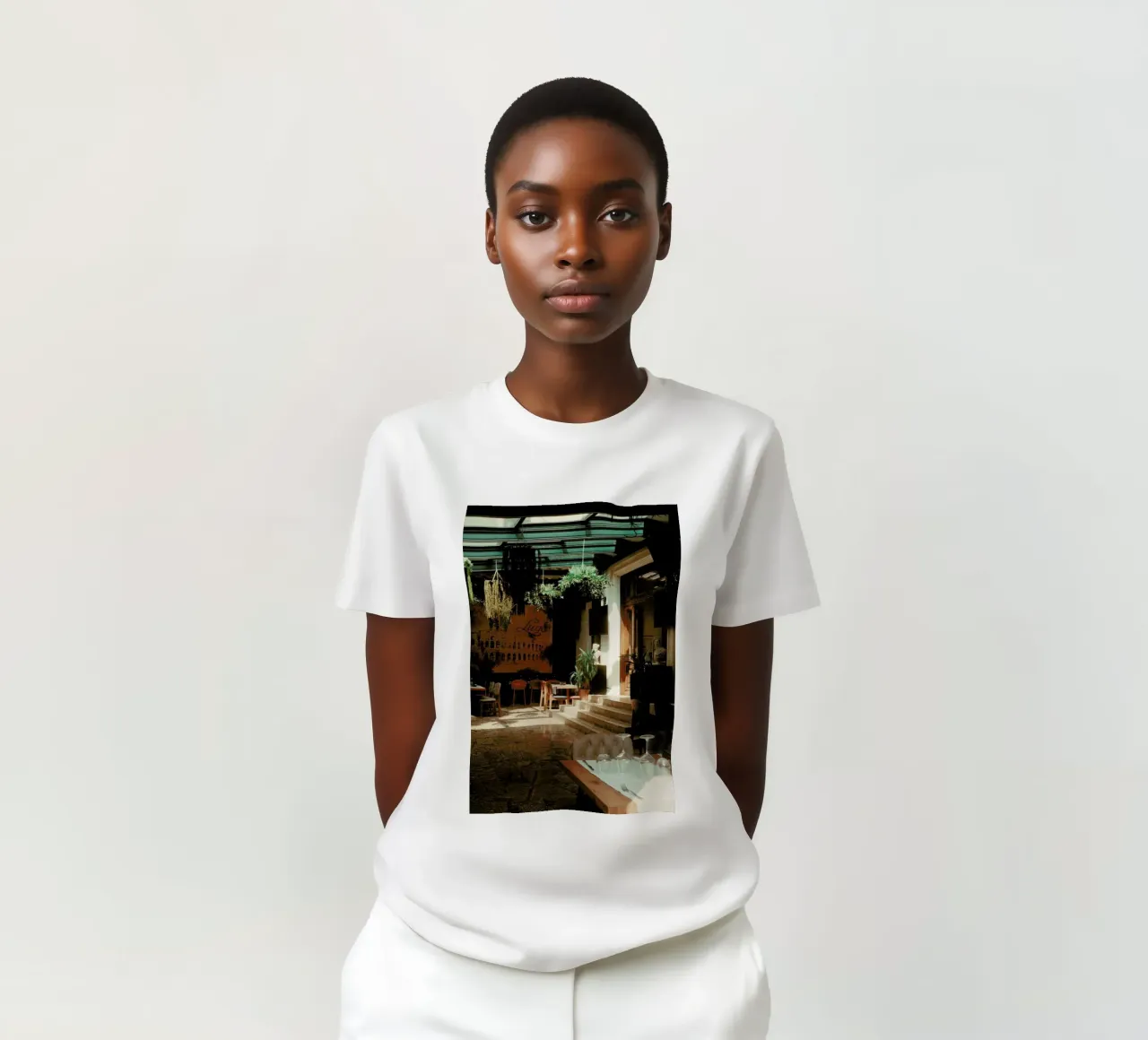 Analog Series The Small Cafe t-shirt da Sebastian Hilgetag