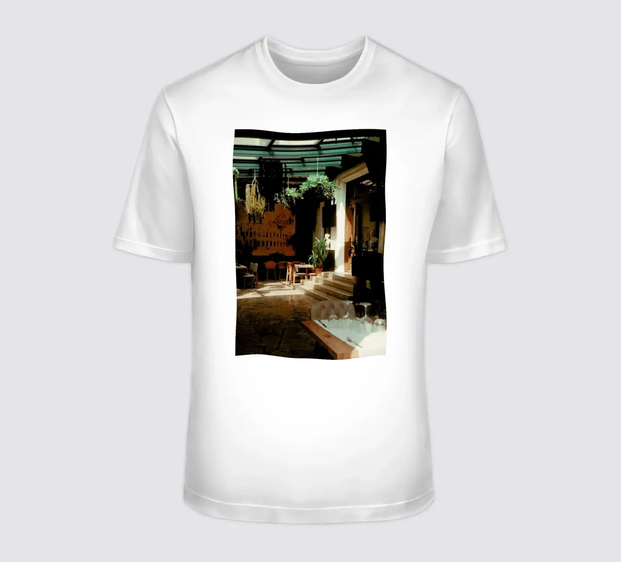Analog Series The Small Cafe T-Shirt von Sebastian Hilgetag