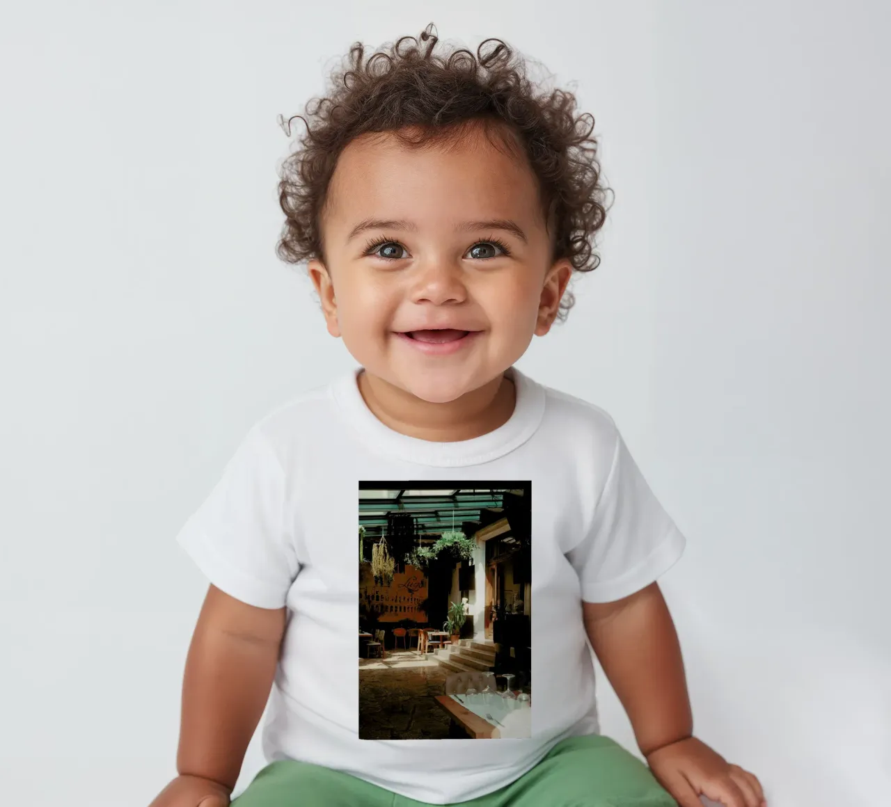 Analog Series The Small Cafe maglietta neonato da Sebastian Hilgetag