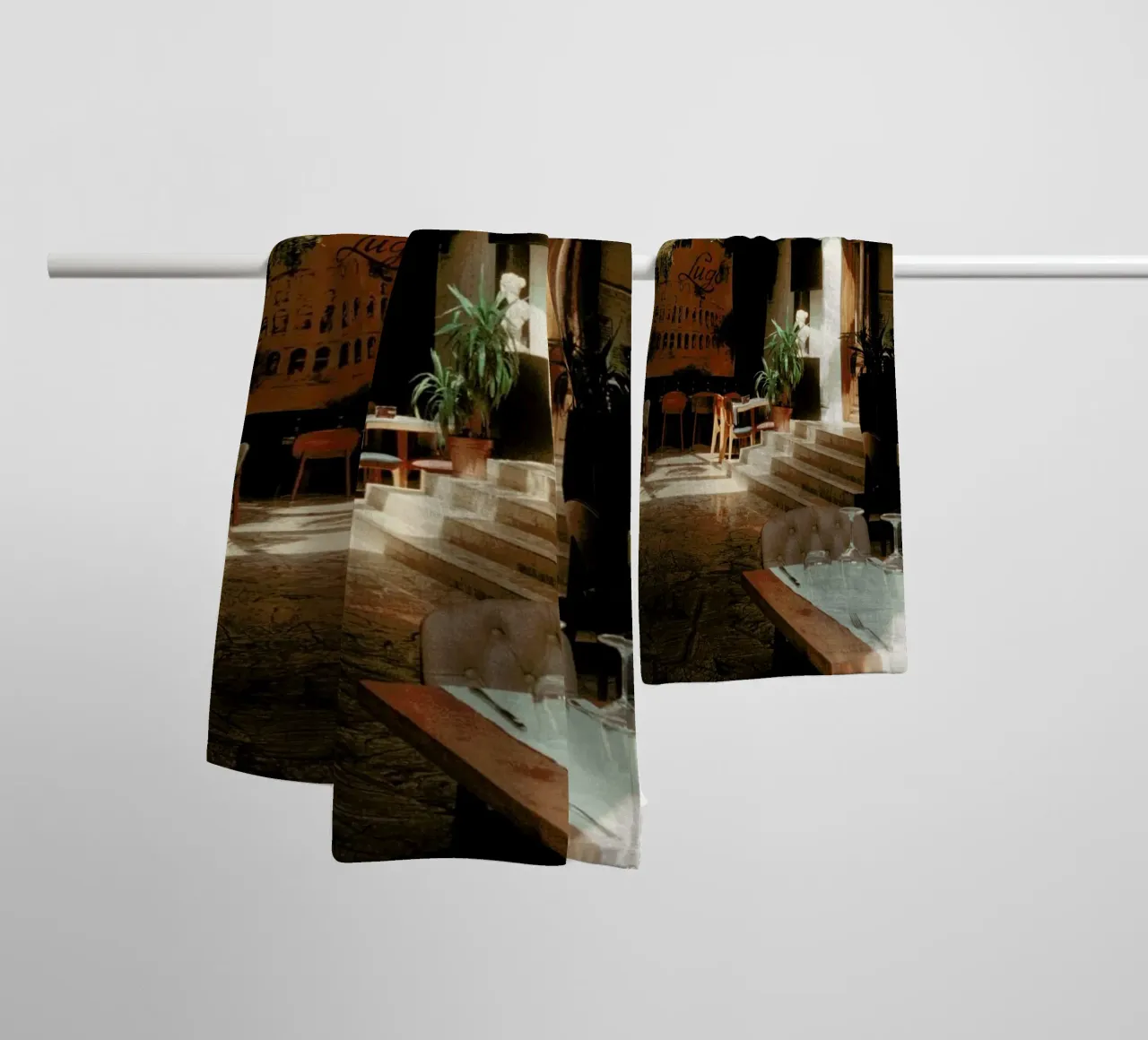 Analog Series The Small Cafe badhanddoek van Sebastian Hilgetag