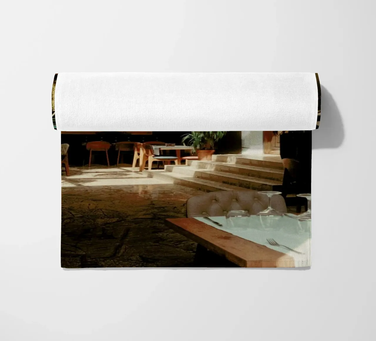 Analog Series The Small Cafe telo mare da Sebastian Hilgetag