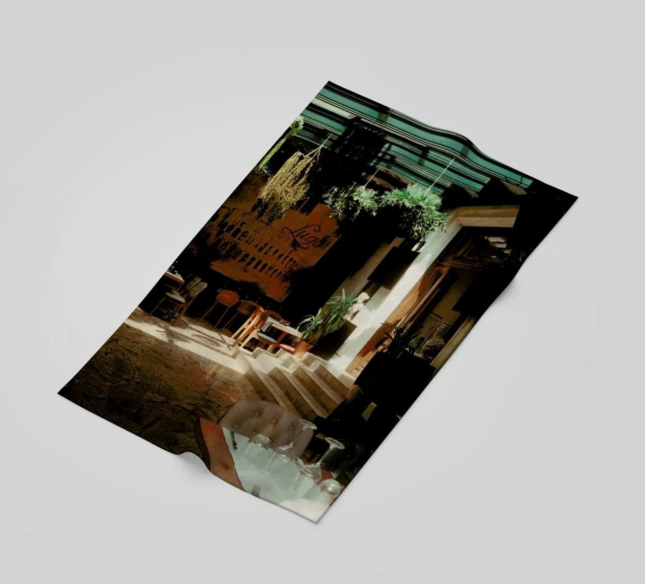 Analog Series The Small Cafe telo mare da Sebastian Hilgetag