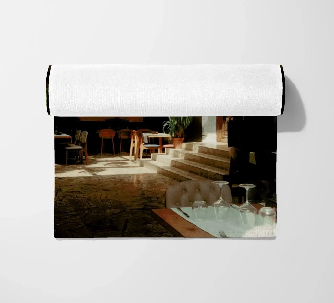 Analog Series The Small Cafe telo mare da Sebastian Hilgetag