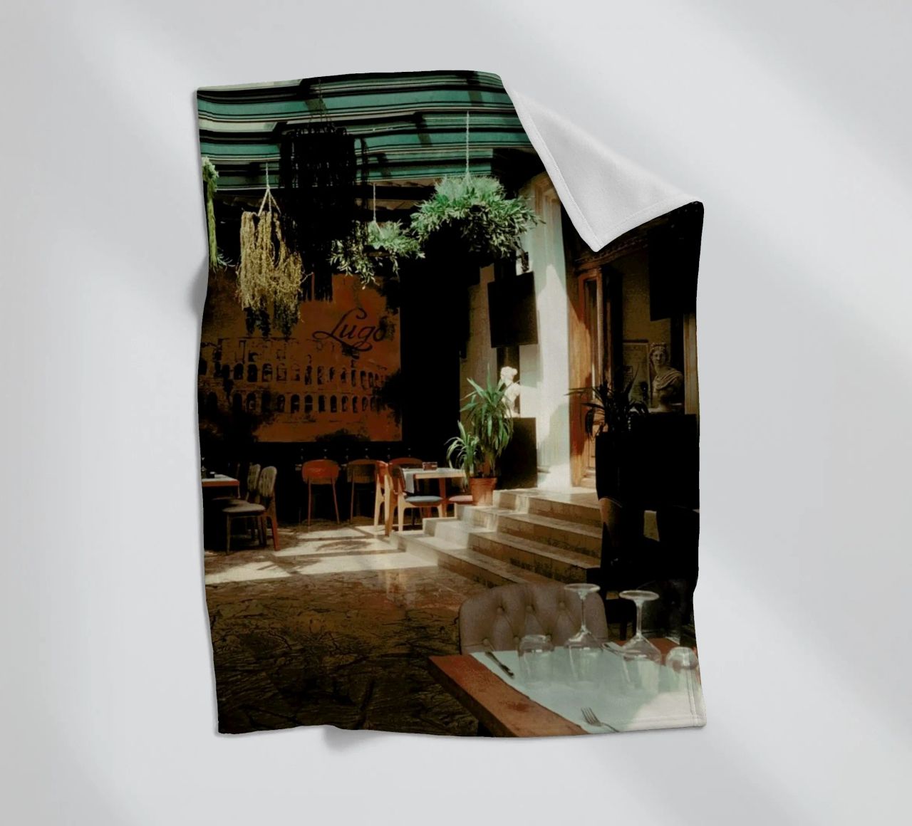 Analog Series The Small Cafe coperta in pile da Sebastian Hilgetag