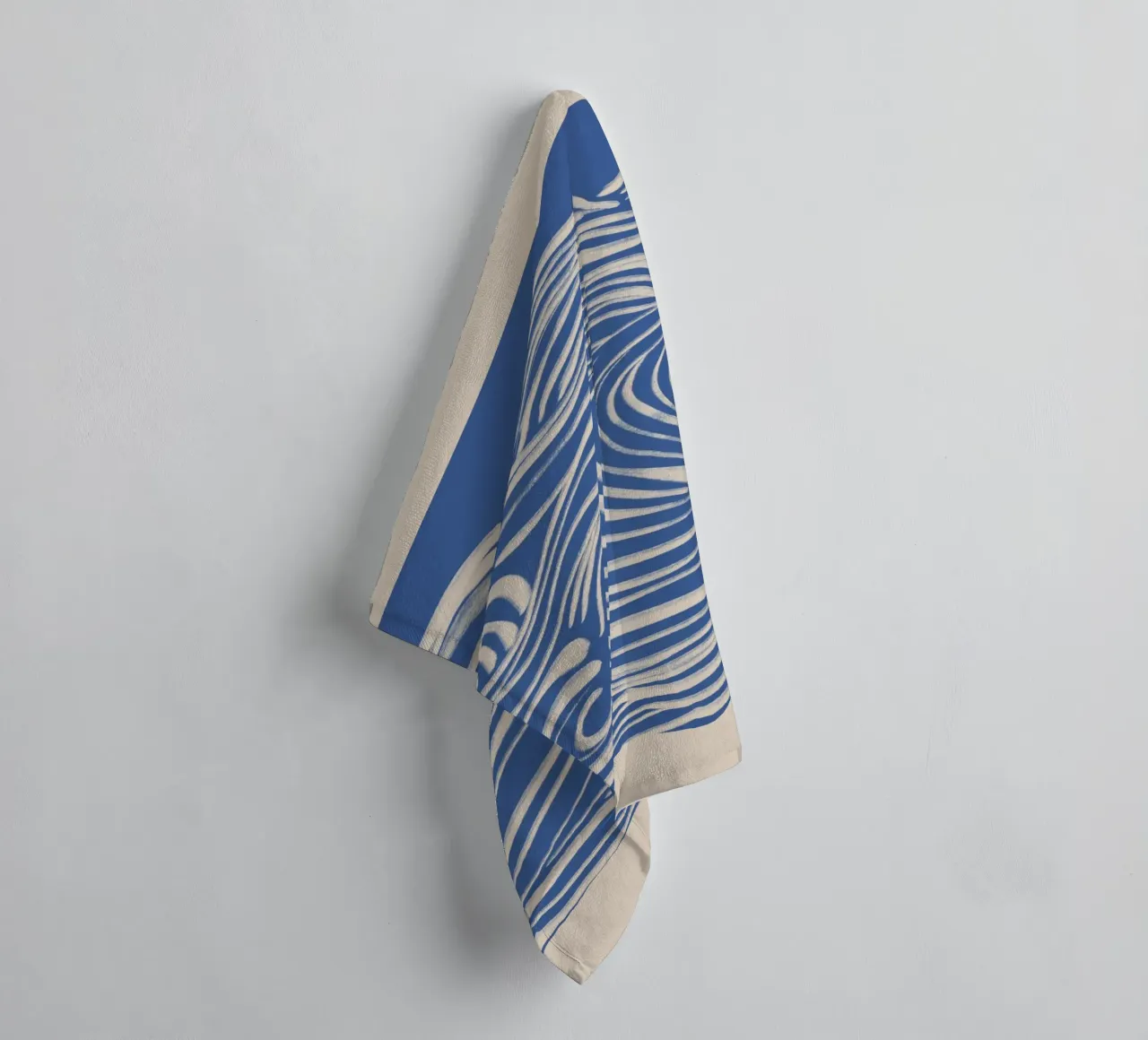 Abstracte witte wervelingen op blauw badhanddoek van Melloi Art Print
