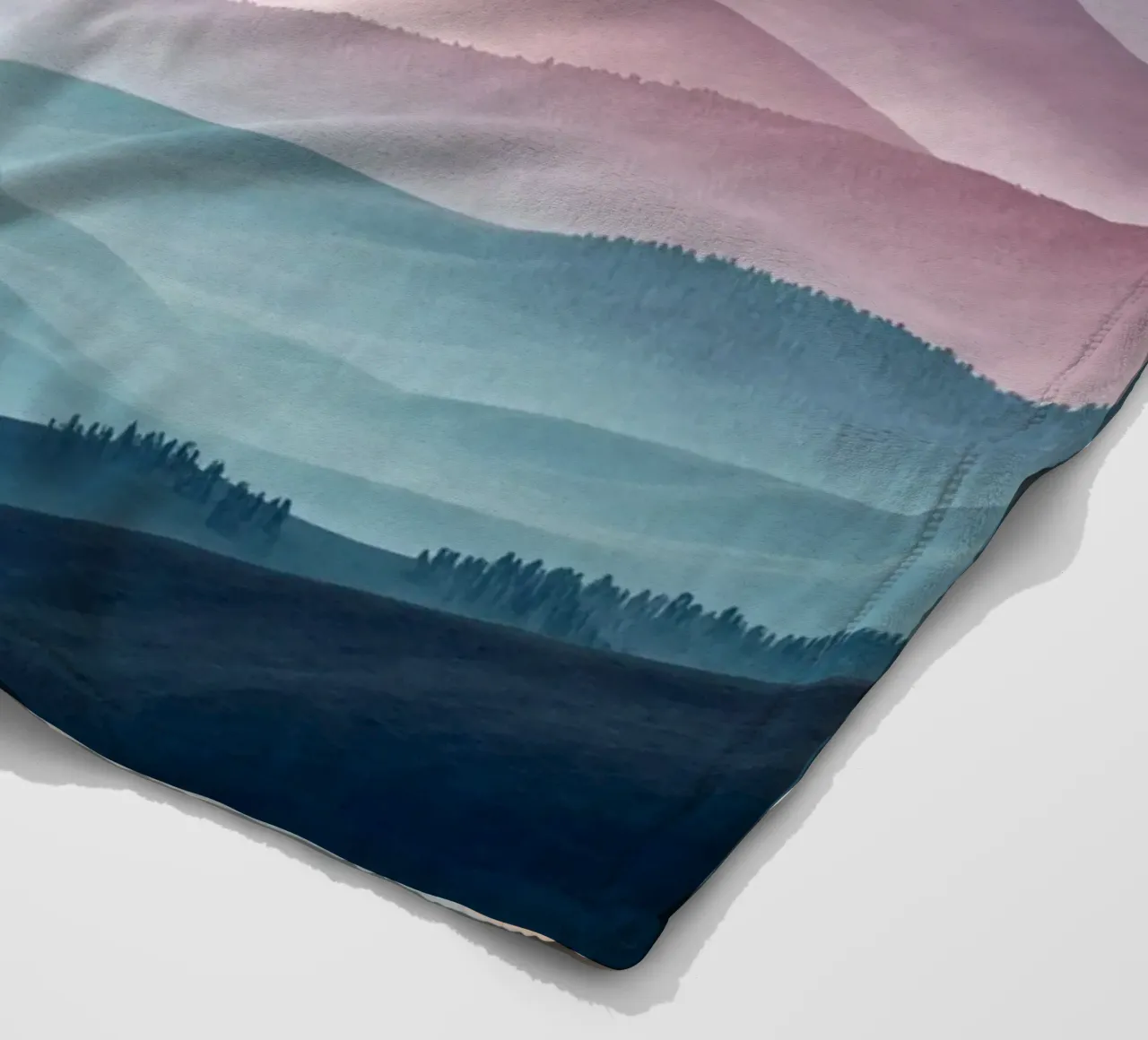 Sérénité majestueuse : Une pleine lune lumineuse s'élevant au-dessus de l'éther plaid polaire de Artistic-shop