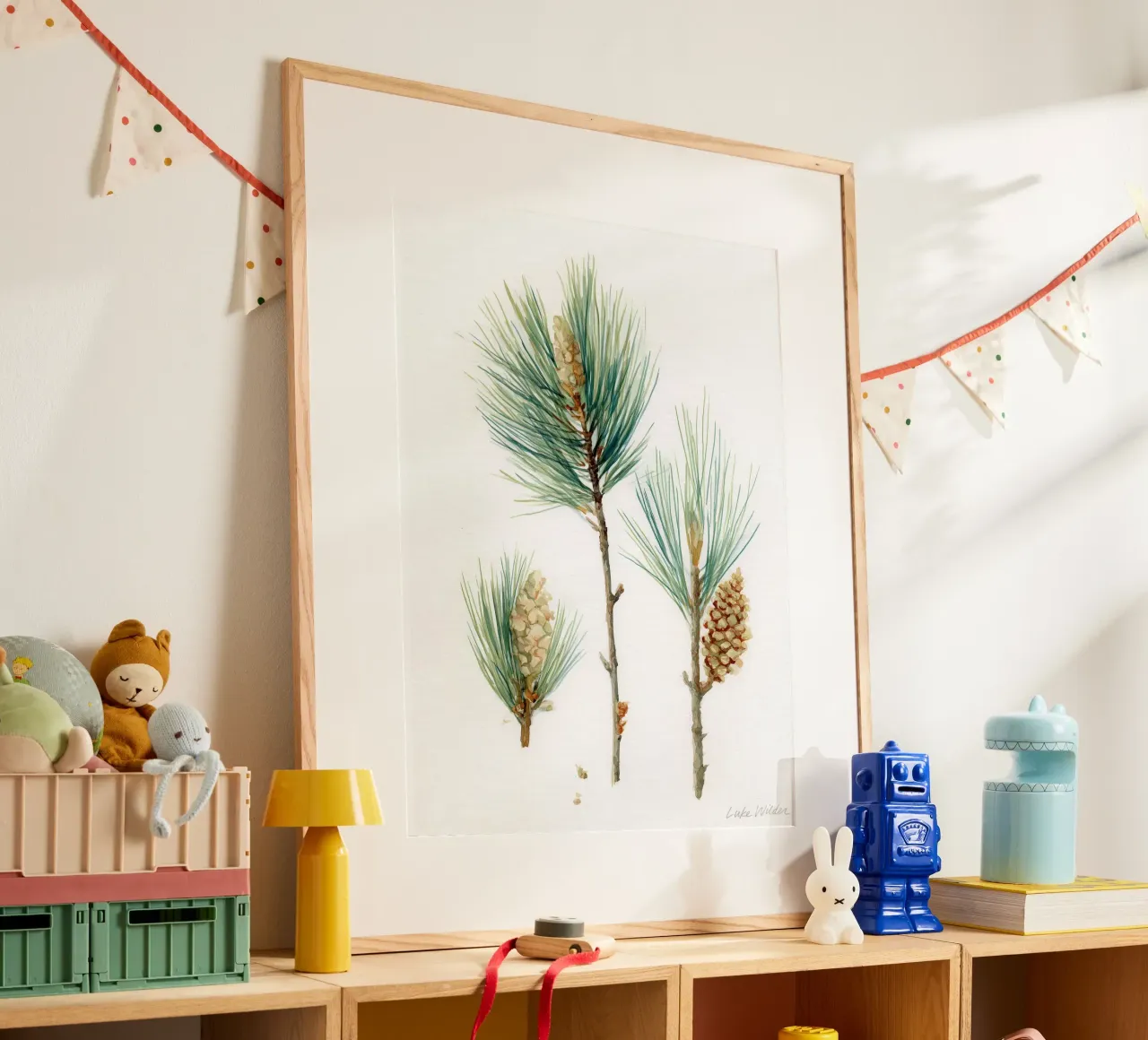 Studi sul pino poster con telaio in legno da Louise Wilder Studio