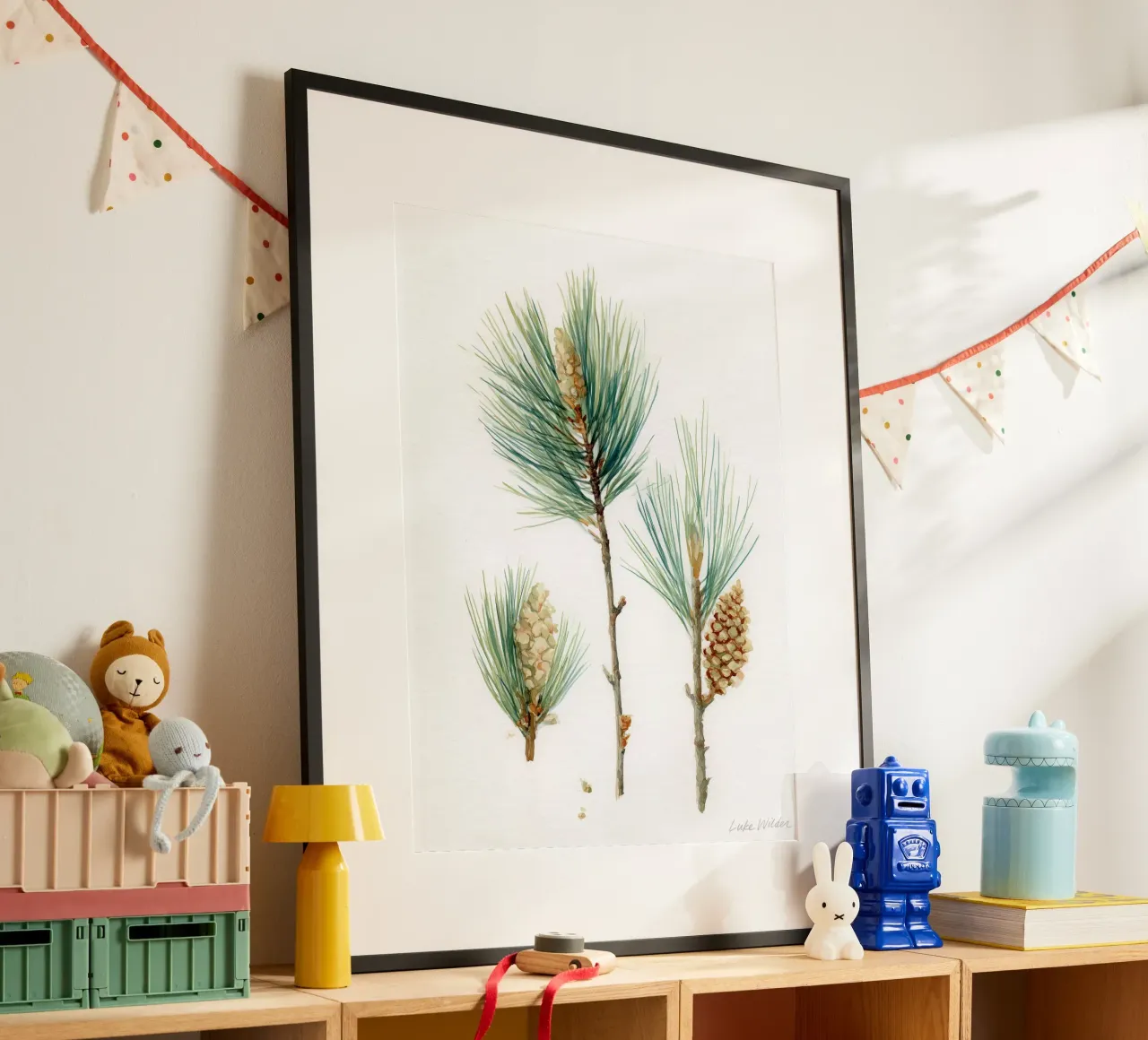 Studi sul pino poster con telaio in legno da Louise Wilder Studio