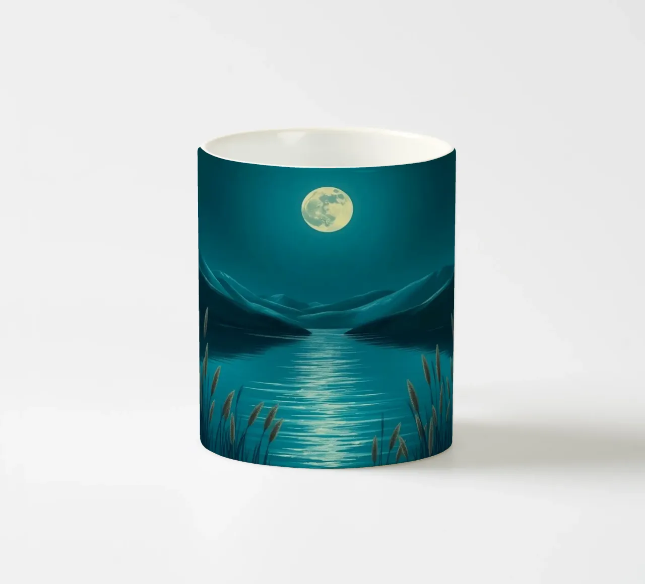 A Serene Moonlit Lake Amidst Whispering Reeds keramische mok van Artistic-shop