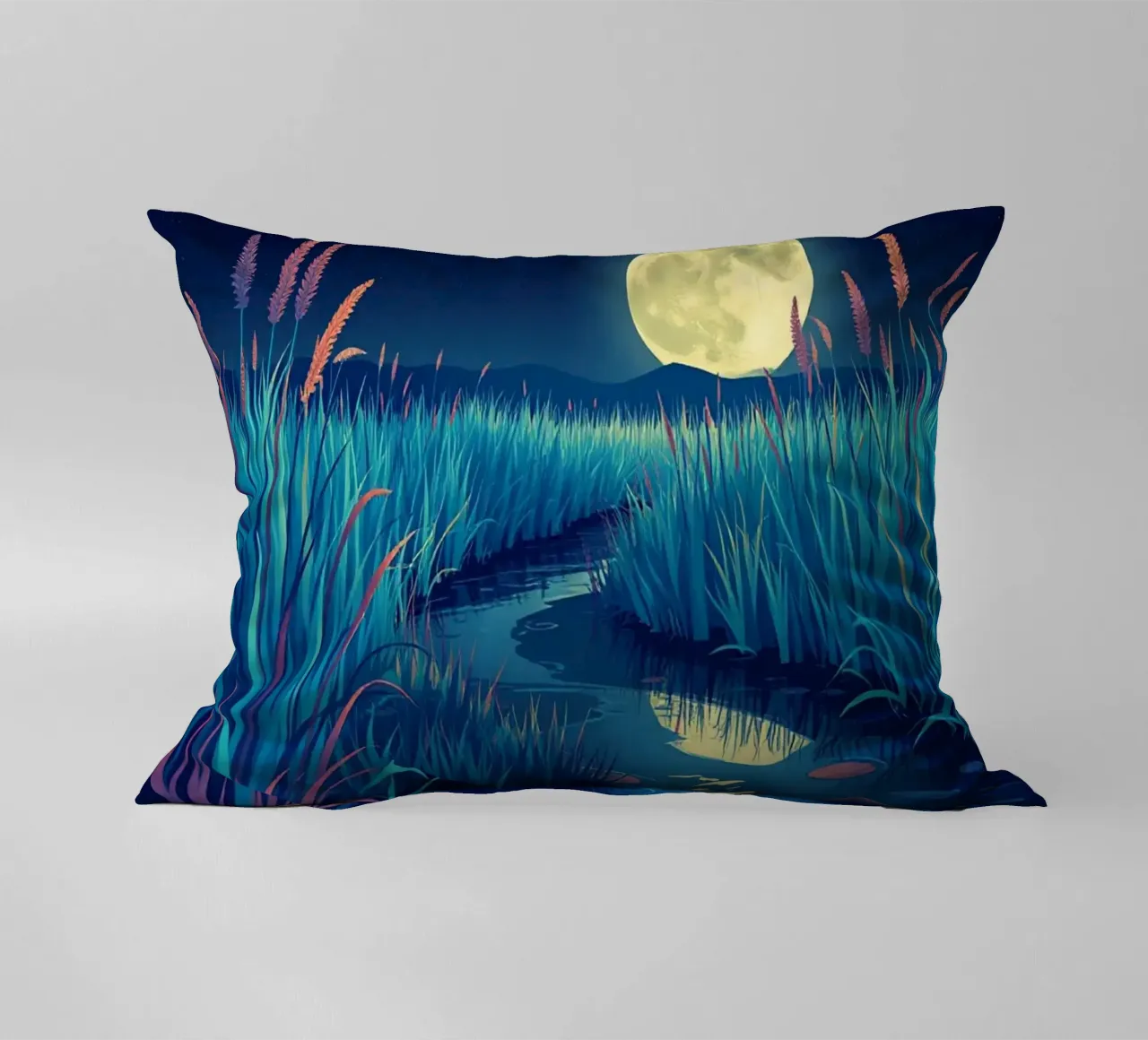 Un fiume che sussurra tra le canne sotto una luna piena dorata cuscino da Artistic-shop