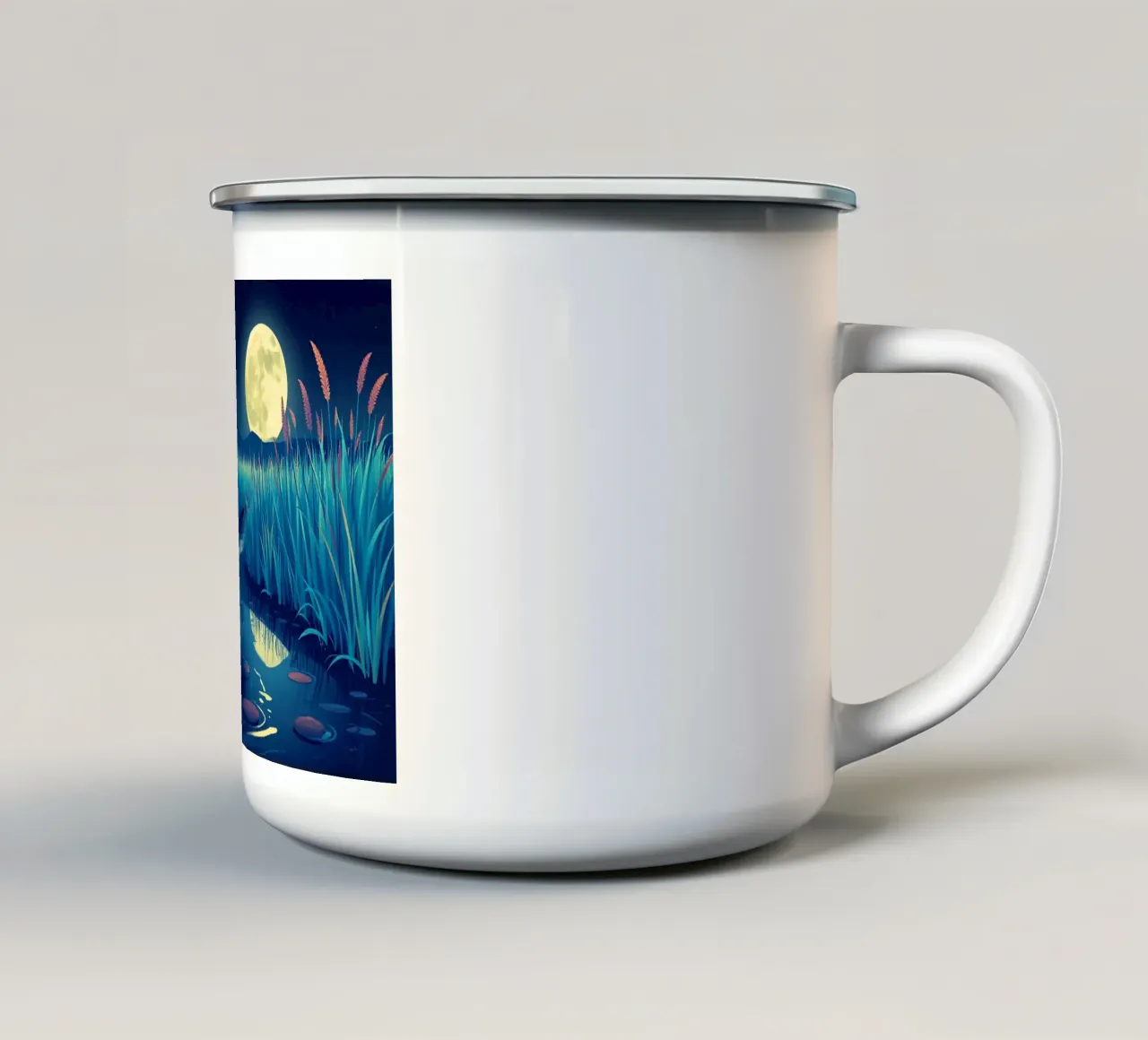 Un fiume che sussurra tra le canne sotto una luna piena dorata tazza in smalto da Artistic-shop