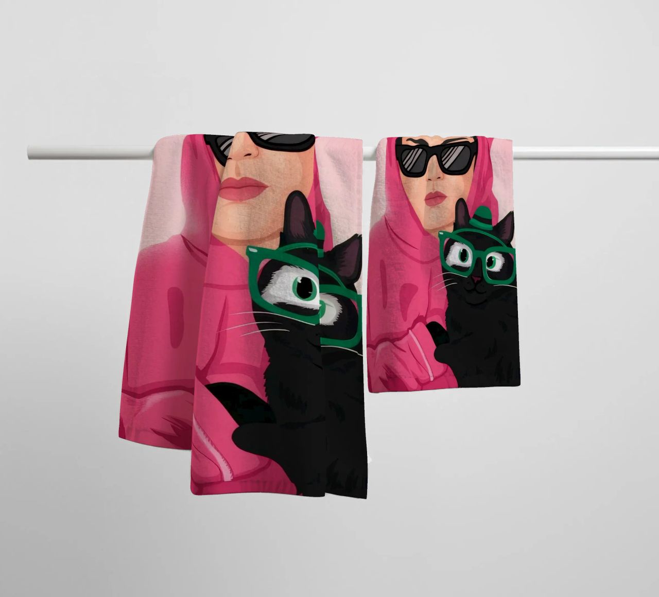 Felpa con cappuccio rosa Enigma asciugamano da bagno da Peak Delusion