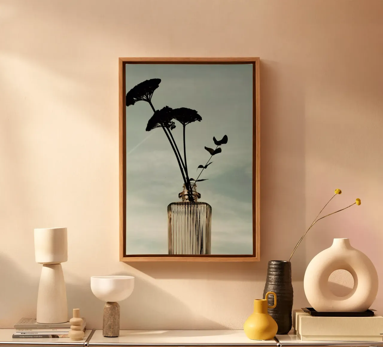 Flowers In The Bottle canvas met Baklijst van Sebastian Hilgetag