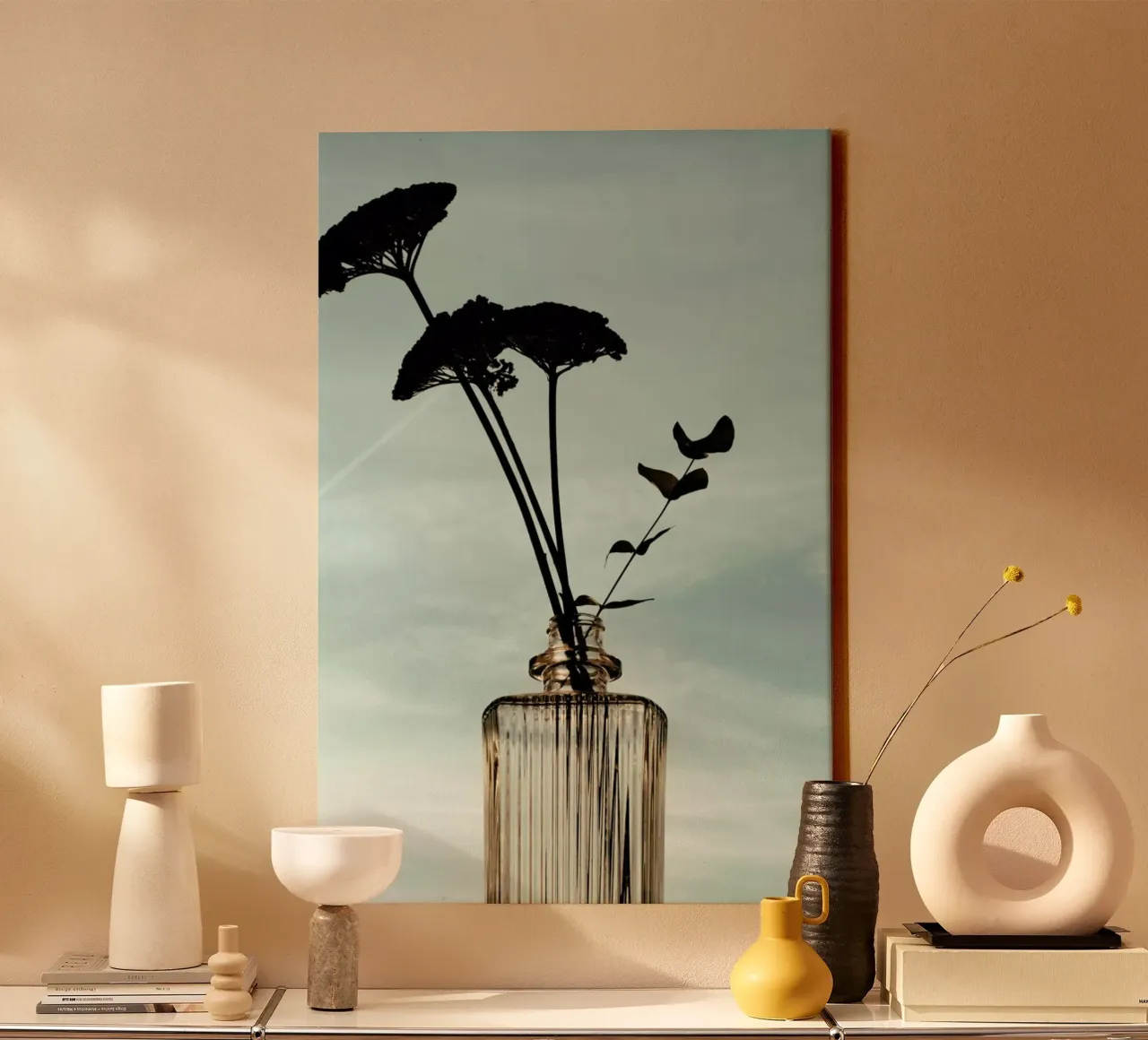 Flowers In The Bottle canvas met Baklijst van Sebastian Hilgetag