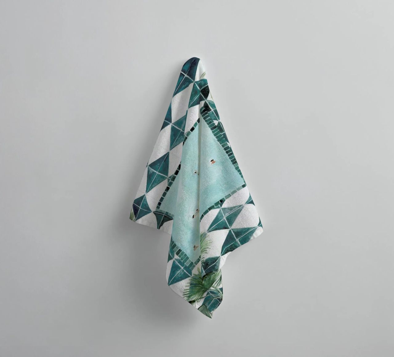 The Swimming Pool Handtuch von Isabelle Vandeplassche