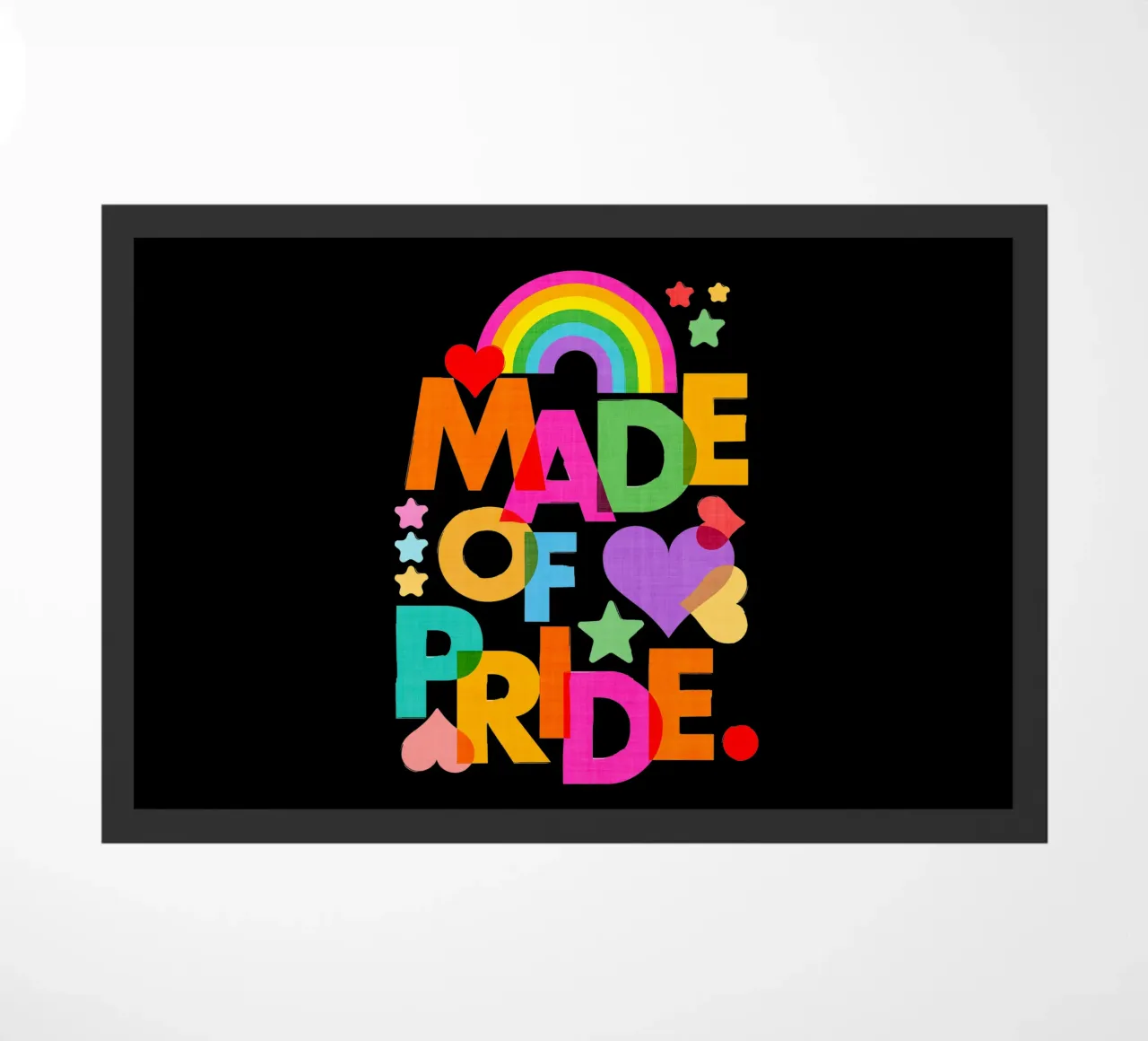Made with Pride - Arte tipografica in grassetto con i colori dell'arcobaleno zerbino da Dominique Vari Words