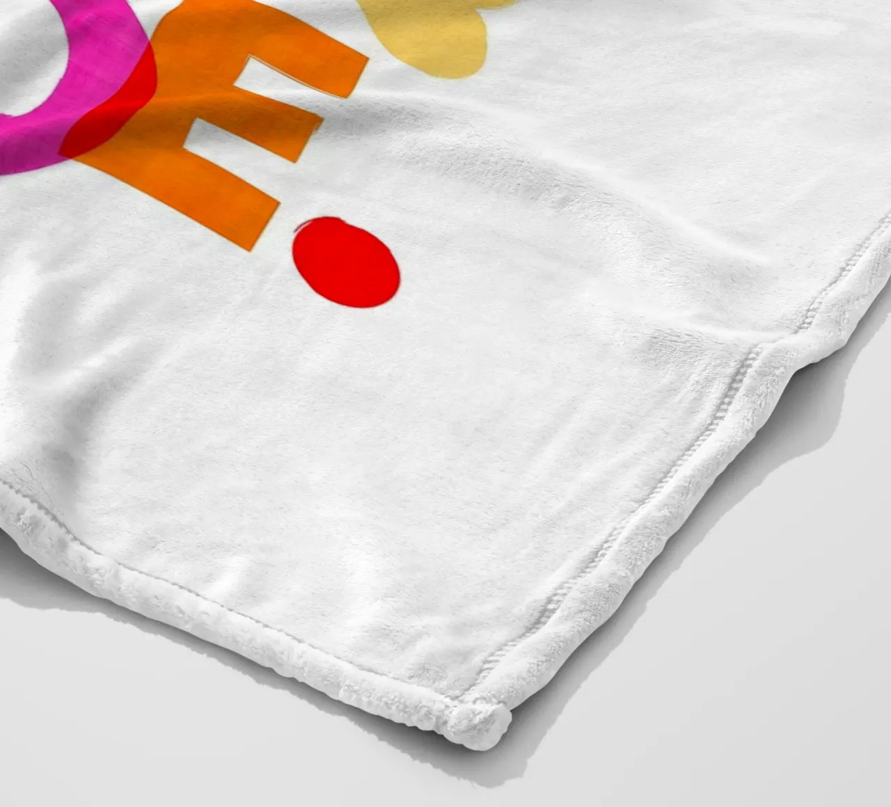Made with Pride - Arte tipografica in grassetto con i colori dell'arcobaleno coperta in pile da Dominique Vari Words