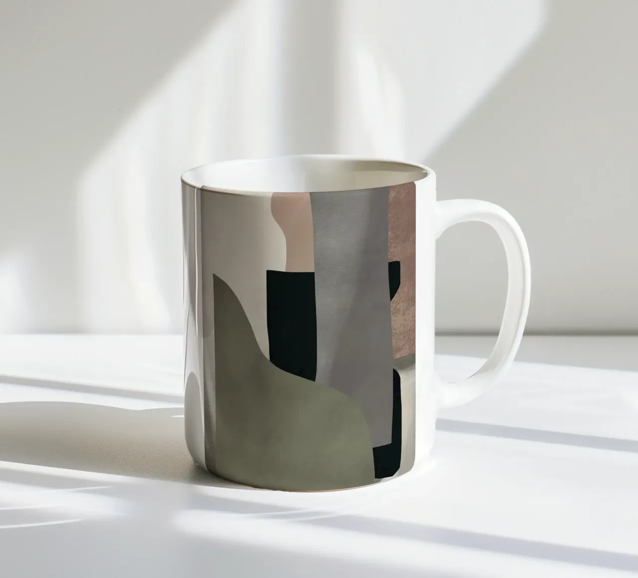 Collage di forme strutturate ritagliate tazza in ceramica da Little Dean
