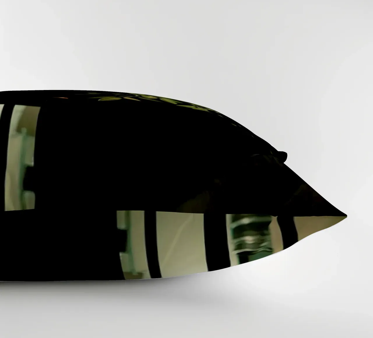 Lamp In The Cafe cuscino da Sebastian Hilgetag