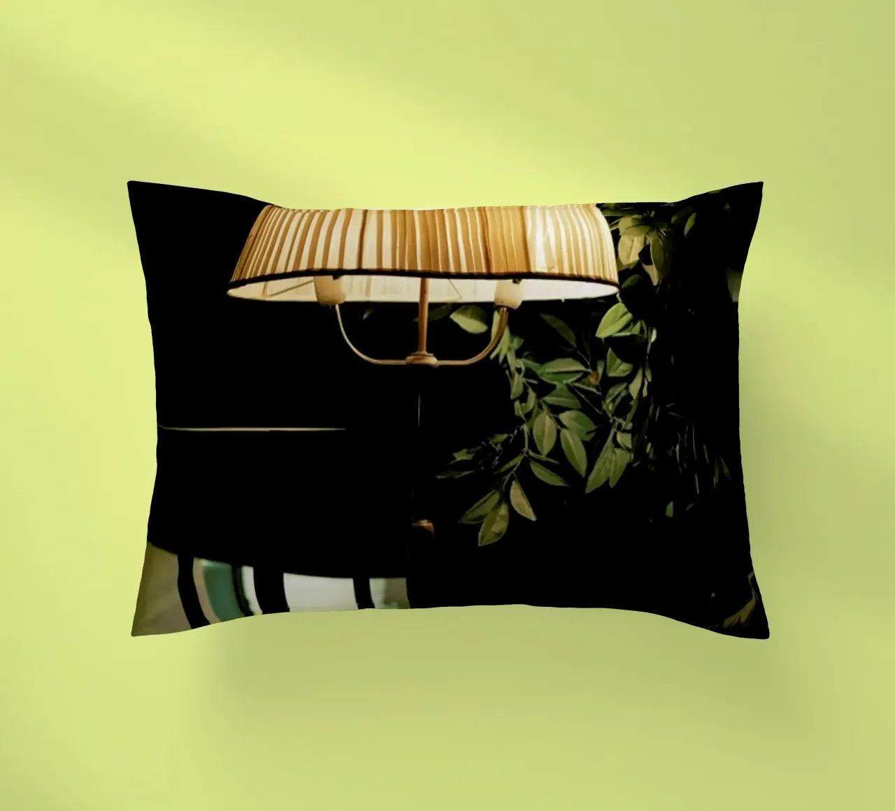 Lamp In The Cafe cuscino da Sebastian Hilgetag