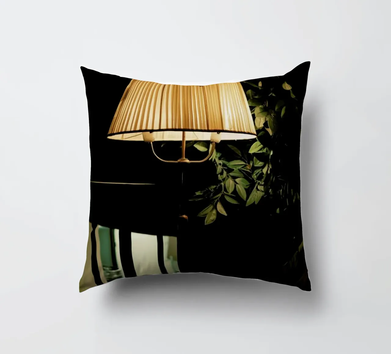 Lamp In The Cafe cuscino da Sebastian Hilgetag