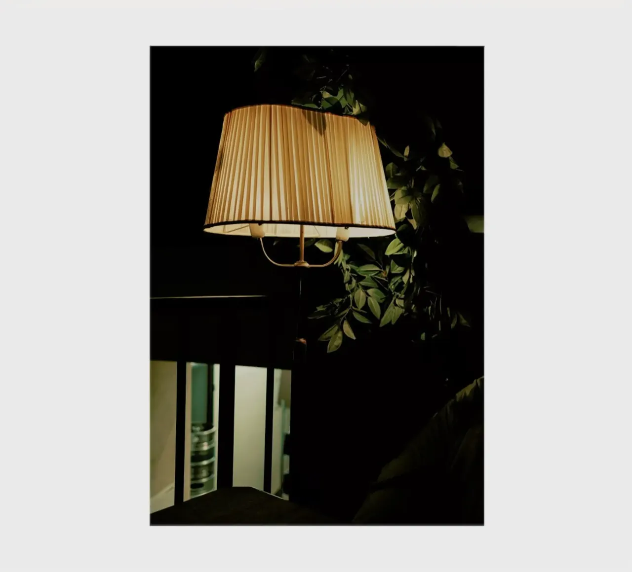 Lamp In The Cafe diario da Sebastian Hilgetag