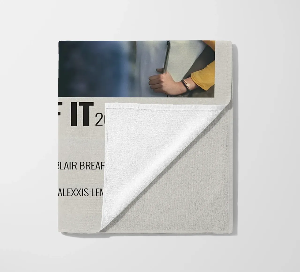 THE HALF OF IT 2020 telo mare da MVFminimalist