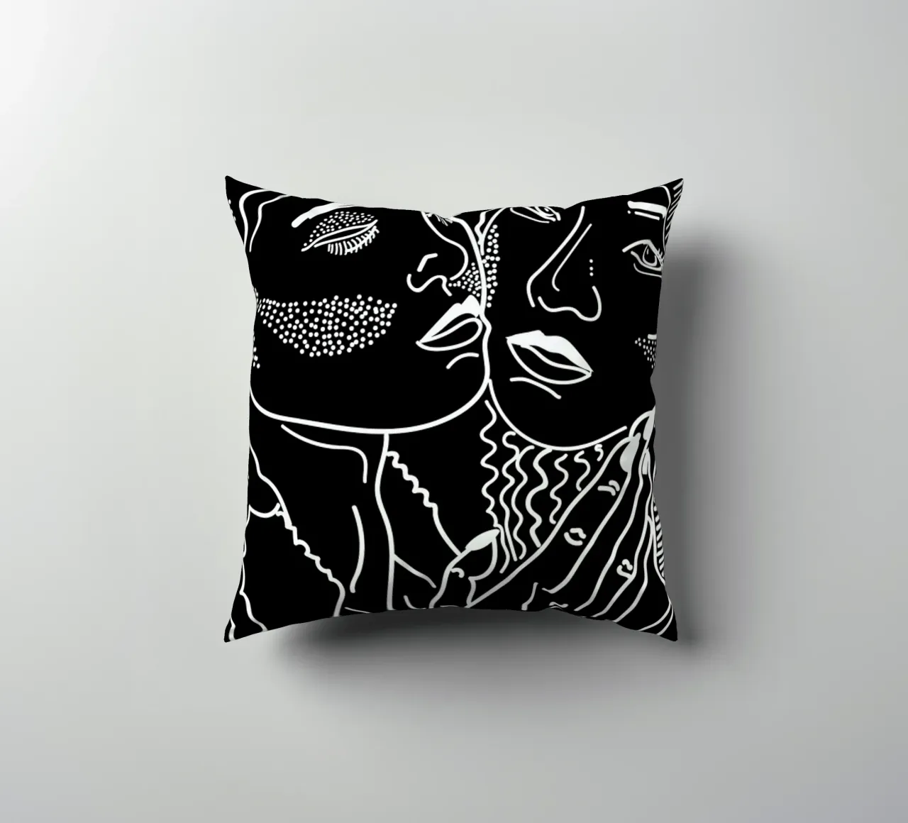 Goddess Black And White cuscino da Killin Studio
