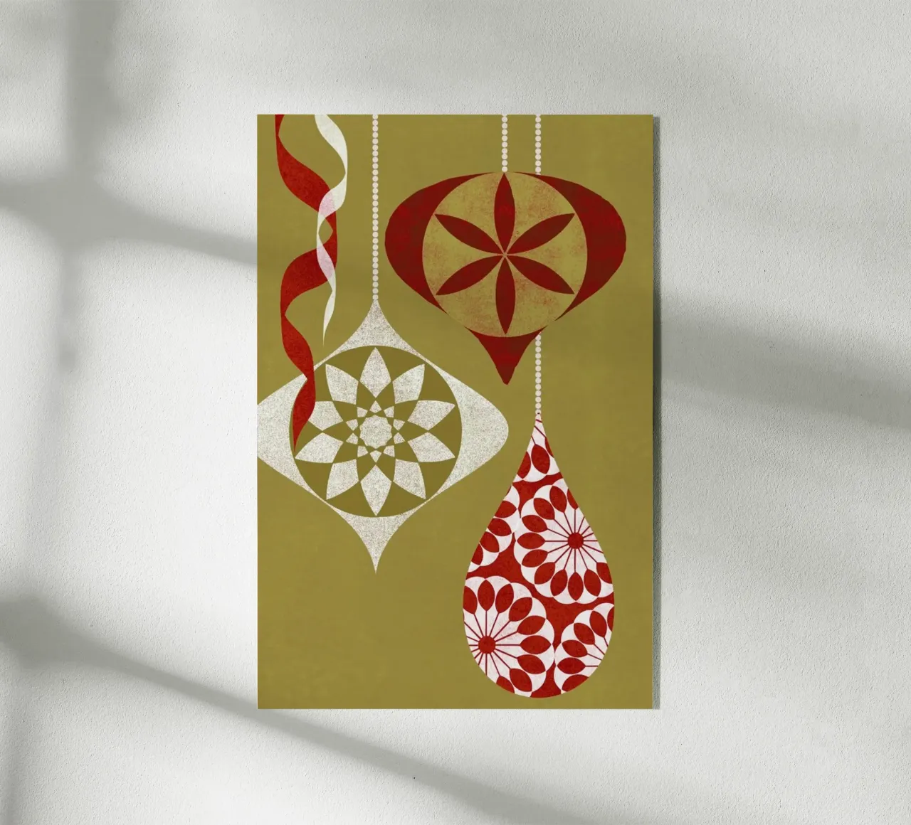 Red Baubles plexiglass da Catherine Aguilar