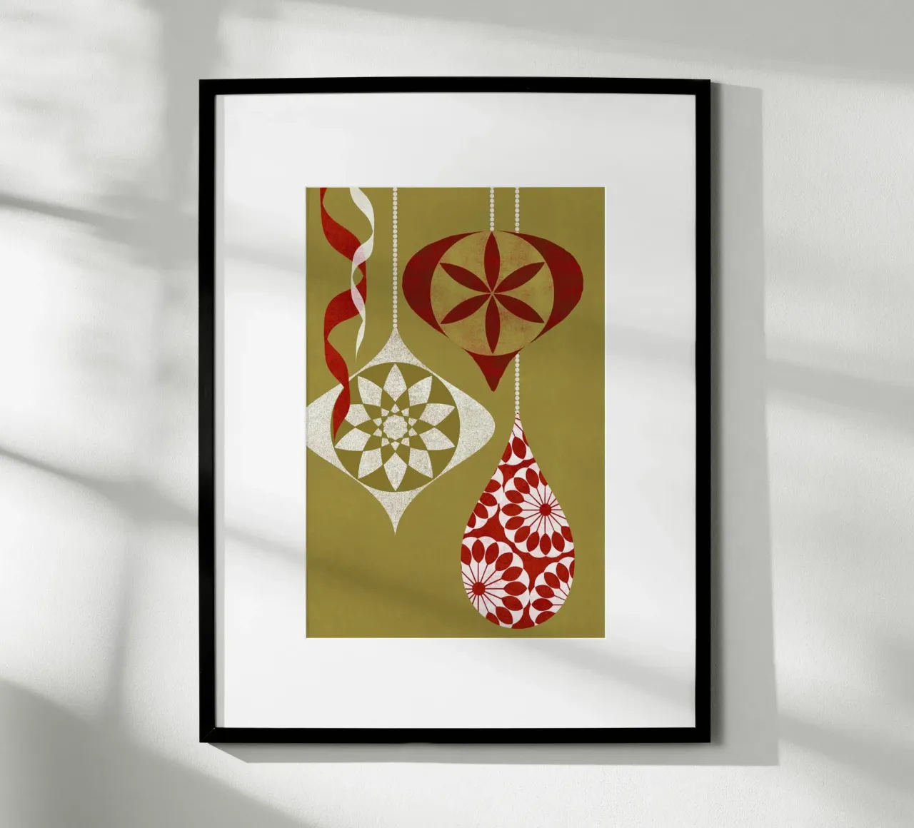 Red Baubles poster con telaio in alluminio da Catherine Aguilar