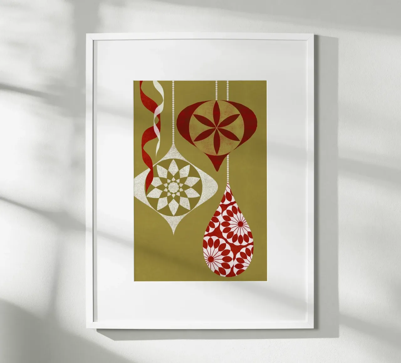 Red Baubles poster con telaio in alluminio da Catherine Aguilar