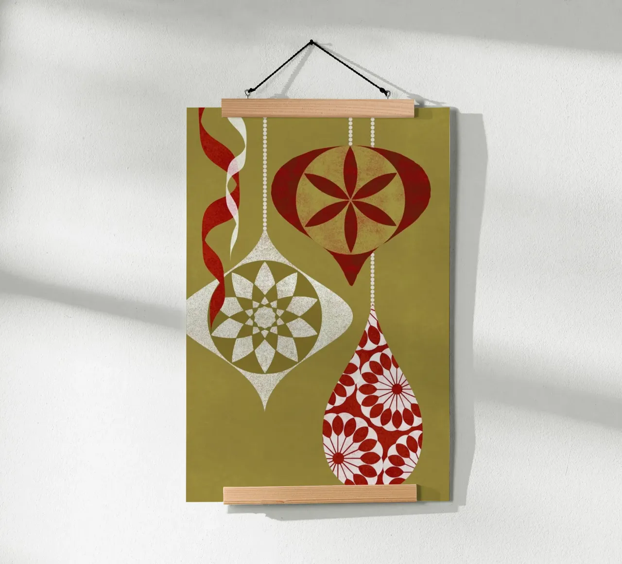 Red Baubles poster con telaio in alluminio da Catherine Aguilar