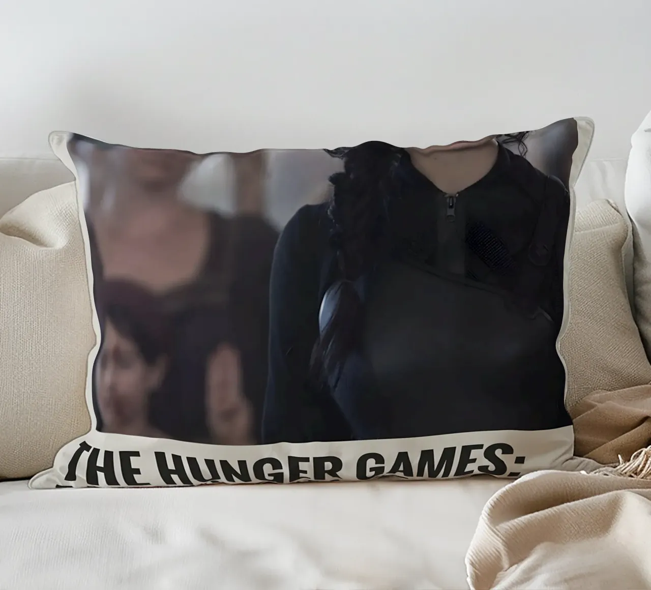 THE HUNGER GAMES MOCKINGJAY PART I 2014 Kissen von MVFminimalist