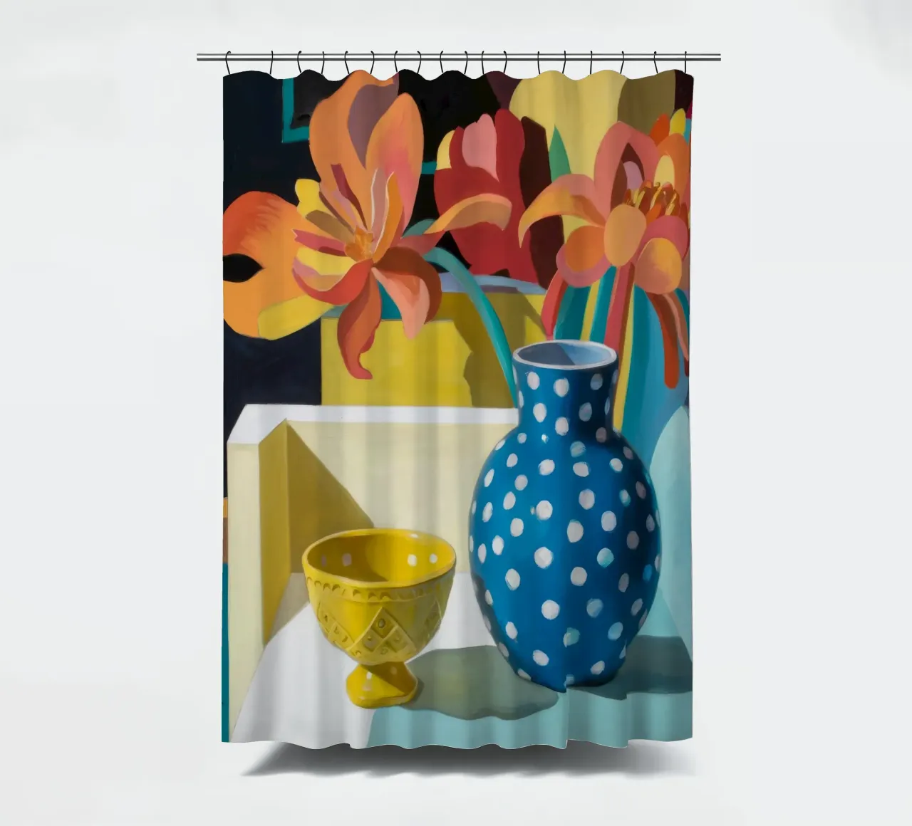 Vase mit blauem Tupfen Duschvorhang von Stone Decade