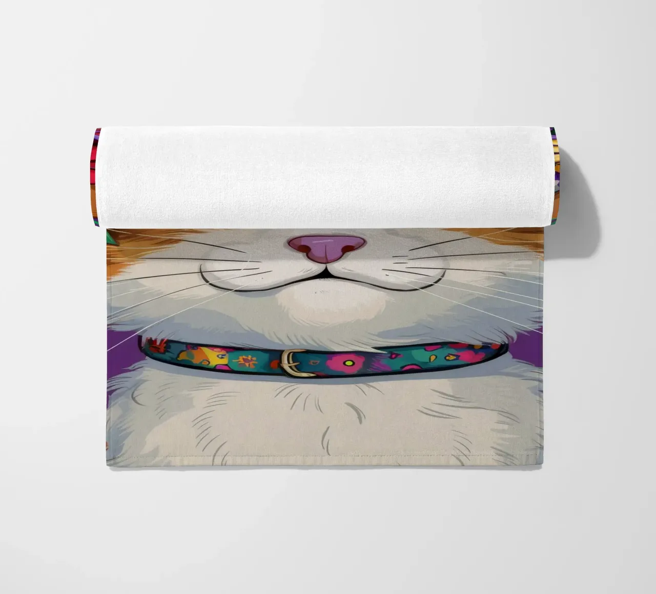 Gatto con corona floreale telo mare da FadeAura