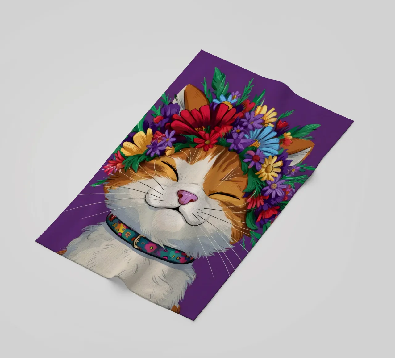 Gatto con corona floreale telo mare da FadeAura