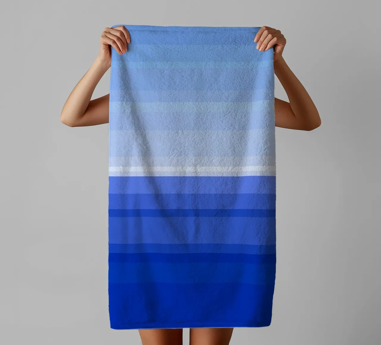 Vue de la mer, graphisme dans les tons bleus serviette de bain de Lilou Art