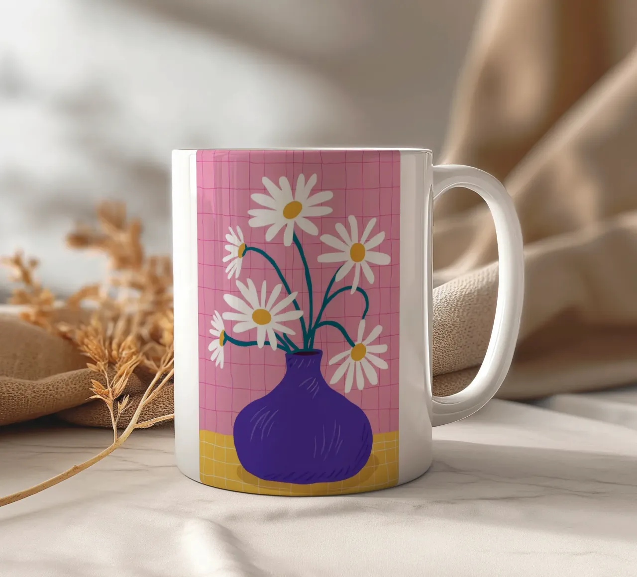 Margherite in vaso viola tazza in ceramica da FadeAura